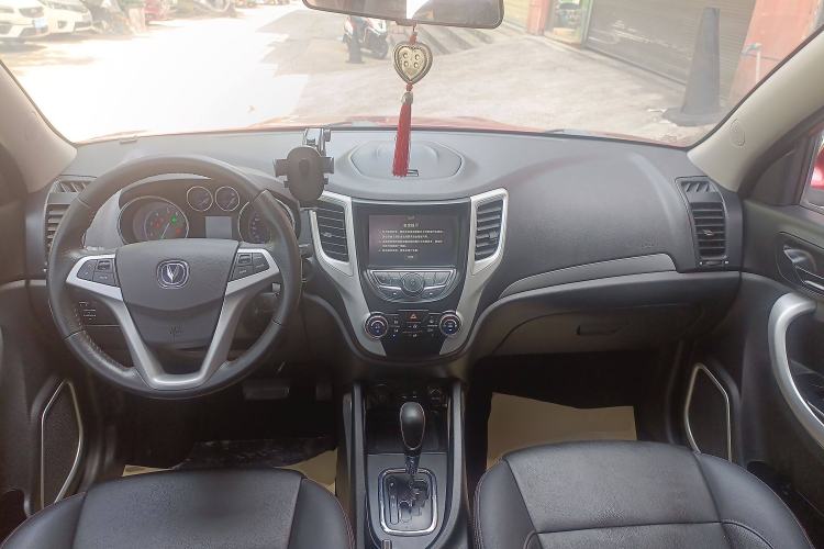 Used CHANGAN CS35 2016 1.6L Automatic Luxury Model China IV Standard Center Console