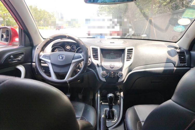 Used CHANGAN CS35 2016 1.6L Manual Luxury Model China IV Standard Center Console