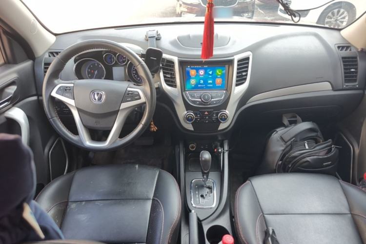 Used CHANGAN CS35 2016 1.6L Automatic Luxury Model China V Standard Center Console