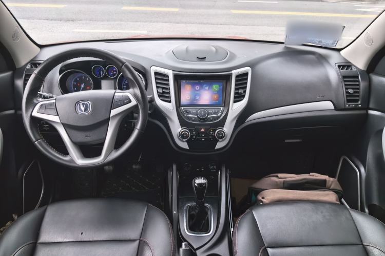 Used CHANGAN CS35 2016 1.6L Manual Luxury Model China V Standard Center Console