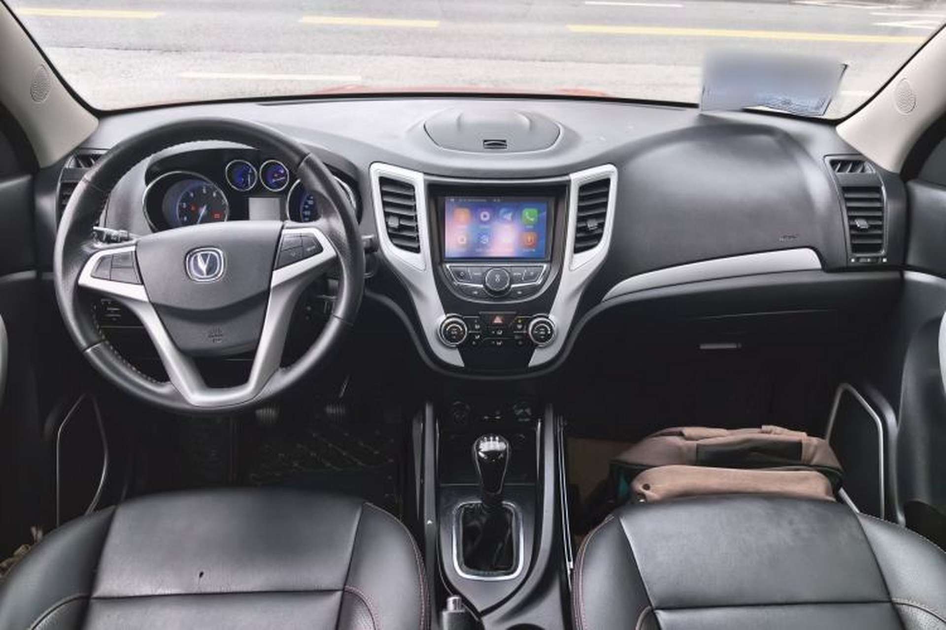 Used CHANGAN CS35 2016 1.6L Manual Luxury Model China V Standard Center Console