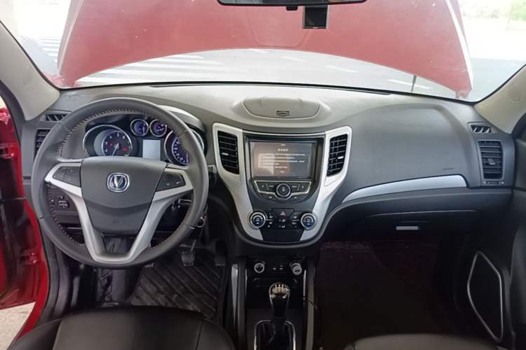 Used CHANGAN CS35 2016 1.6L Manual Luxury Model China V Standard Center Console