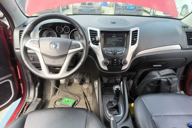 Used CHANGAN CS35 2016 1.6L Manual Luxury Model China IV Standard Center Console