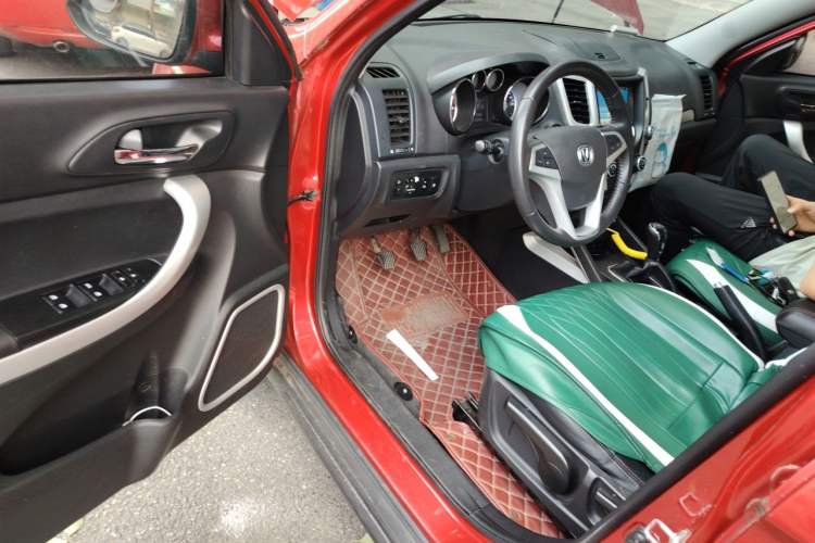 Used CHANGAN CS35 2016 1.6L Manual Luxury Model China IV Driver Seat