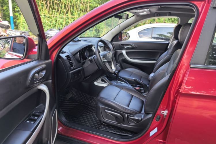 Used CHANGAN CS35 2016 1.6L Automatic Luxury Model China IV Standard Driver Seat