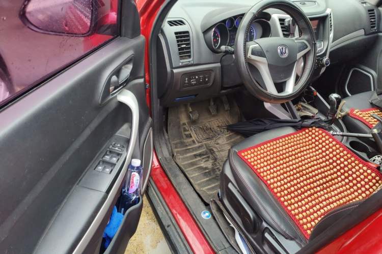 Used CHANGAN CS35 2016 1.6L Manual Luxury Model China IV Driver Seat