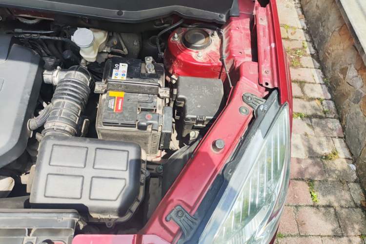Used CHANGAN CS35 2016 1.6L Automatic Luxury Model China IV Standard Engine Bay Left