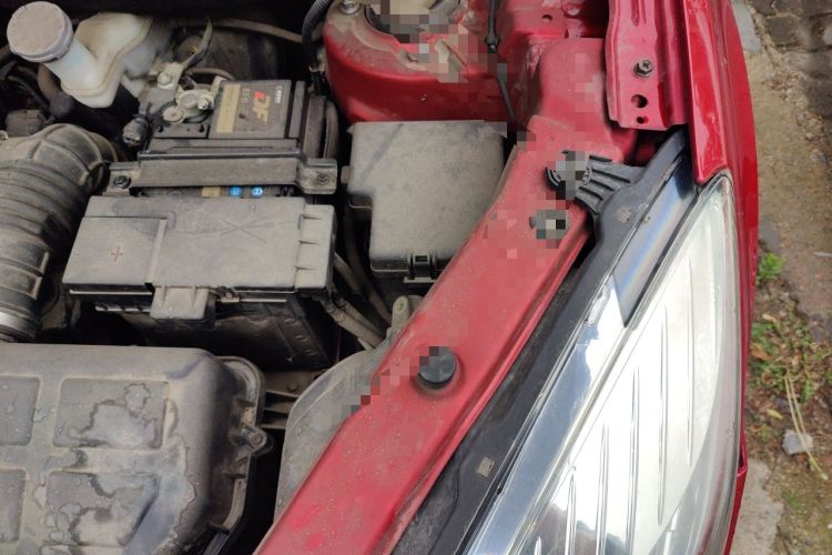 Used CHANGAN CS35 2016 1.6L Manual Luxury Model China IV Engine Bay Left