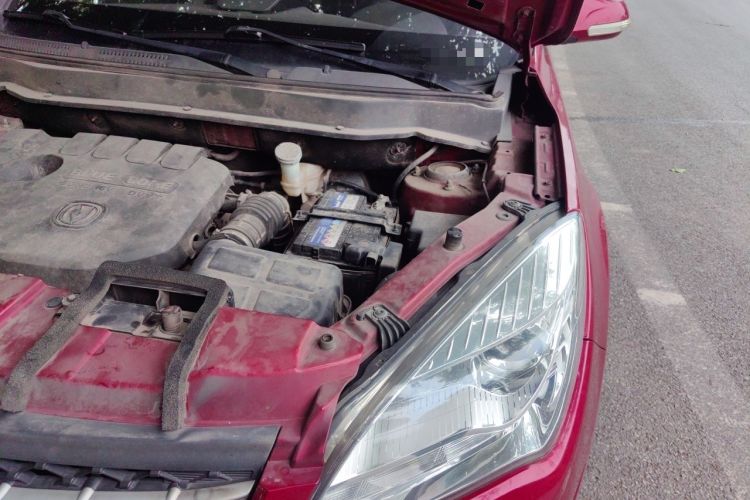 Used CHANGAN CS35 2016 1.6L Manual Luxury Model China IV Standard Engine Bay Left