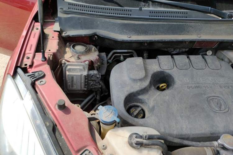 Used CHANGAN CS35 2016 1.6L Automatic Luxury Model China IV Standard Engine Bay Right