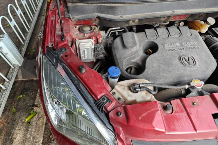 Used CHANGAN CS35 2016 1.6L Automatic Luxury Model China IV Standard Engine Bay Right