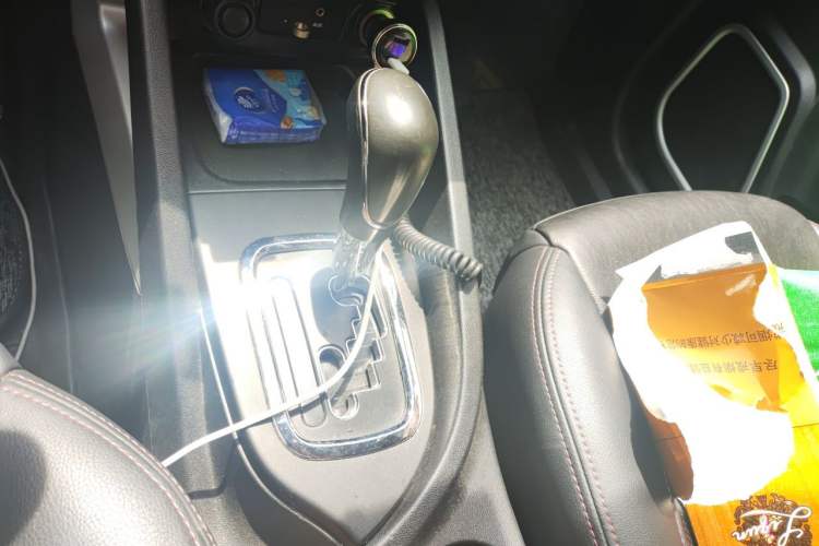 Used CHANGAN CS35 2016 1.6L Automatic Luxury Model China IV Standard Gear Lever