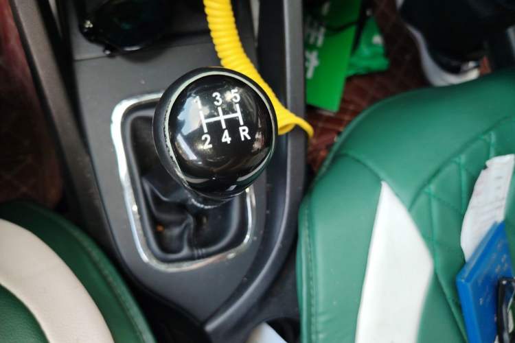 Used CHANGAN CS35 2016 1.6L Manual Luxury Model China IV Gear Lever