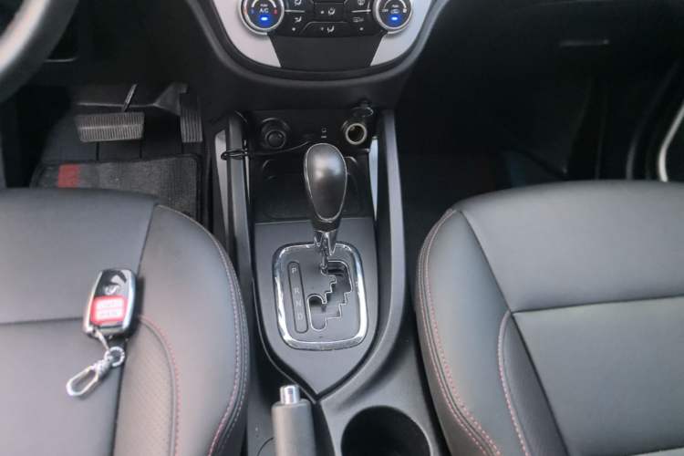 Used CHANGAN CS35 2016 1.6L Automatic Prestige Model China V Standard Gear Lever
