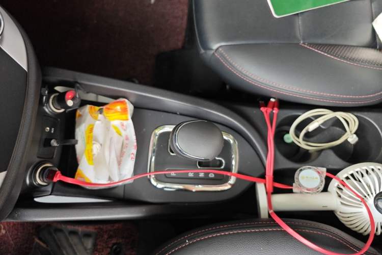 Used CHANGAN CS35 2016 1.6L Automatic Luxury Model China IV Standard Gear Lever