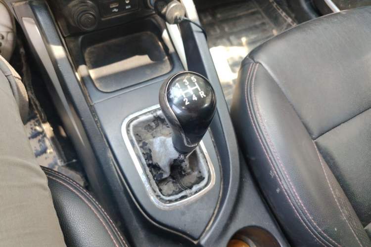 Used CHANGAN CS35 2016 1.6L Manual Luxury Model China IV Standard Gear Lever