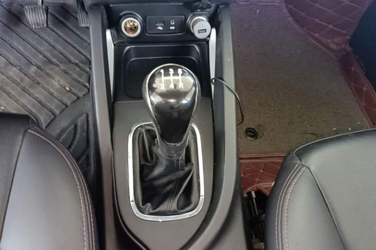 Used CHANGAN CS35 2016 1.6L Manual Luxury Model China V Standard Gear Lever