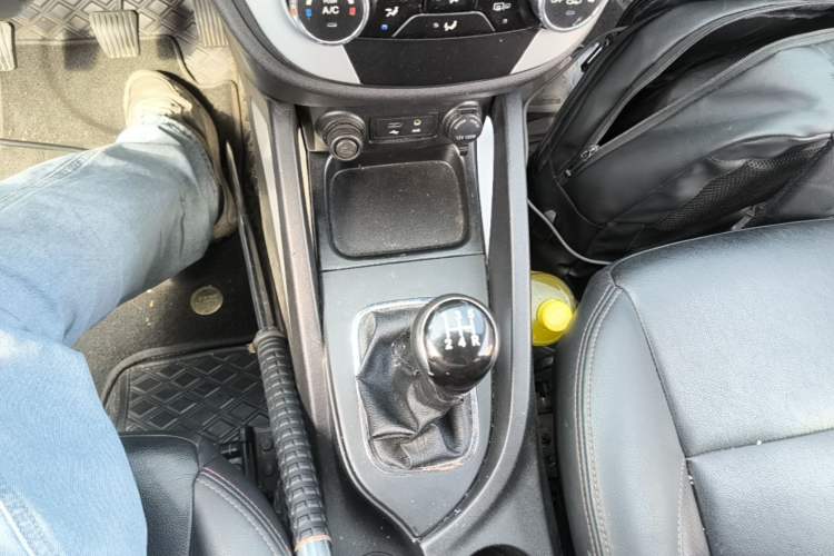 Used CHANGAN CS35 2016 1.6L Manual Luxury Model China IV Standard Gear Lever