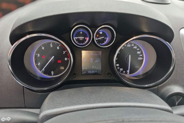 Used CHANGAN CS35 2016 1.6L Automatic Luxury Model China IV Standard Instrument Cluster