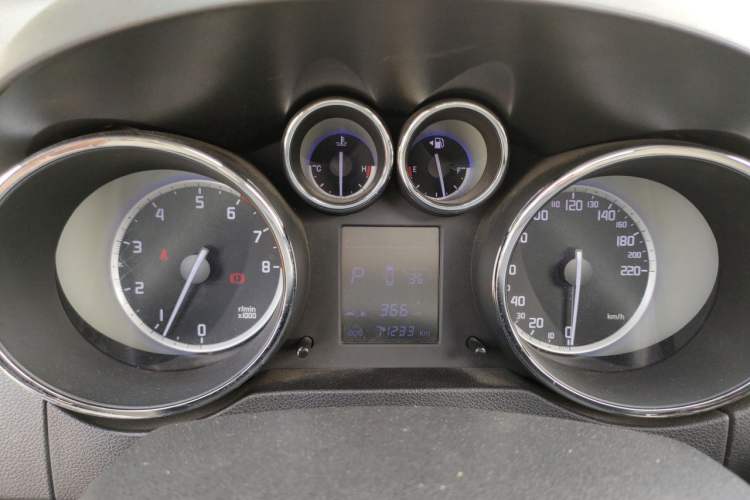 Used CHANGAN CS35 2016 1.6L Automatic Luxury Model China IV Standard Instrument Cluster