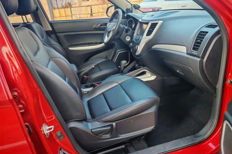 Used CHANGAN CS35 2016 1.6L Automatic Luxury Model China IV Standard Interior 9