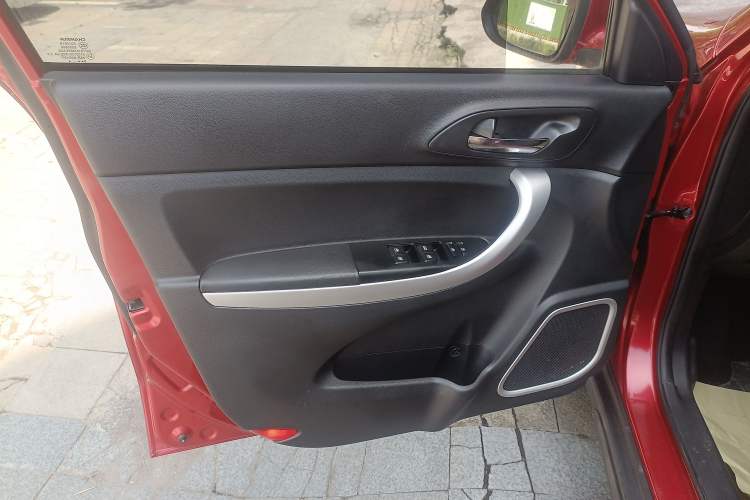 Used CHANGAN CS35 2016 1.6L Automatic Luxury Model China IV Standard Left Front Door Interior