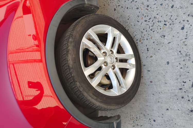 Used CHANGAN CS35 2016 1.6L Automatic Luxury Model China V Standard Left Front Wheel Hub