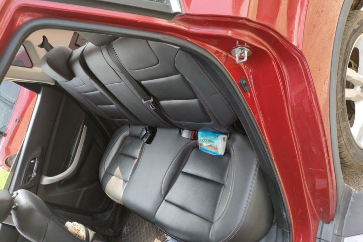 Used CHANGAN CS35 2016 1.6L Automatic Luxury Model China IV Standard Left Rear Seat