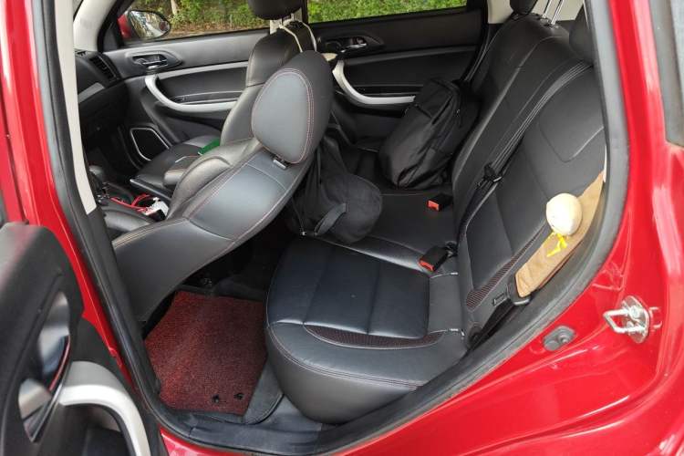Used CHANGAN CS35 2016 1.6L Automatic Luxury Model China IV Standard Left Rear Seat