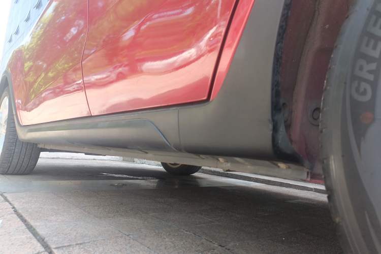 Used CHANGAN CS35 2016 1.6L Automatic Luxury Model China IV Standard Left Side Sill
