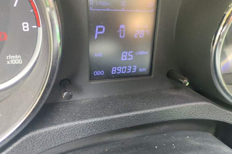 Used CHANGAN CS35 2016 1.6L Automatic Luxury Model China IV Standard Odometer Close Up
