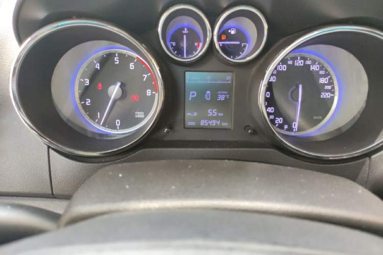 Used CHANGAN CS35 2016 1.6L Automatic Luxury Model China V Standard Odometer Close Up