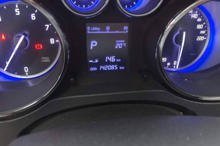 Used CHANGAN CS35 2016 1.6L Automatic Luxury Model China V Standard Odometer Close Up