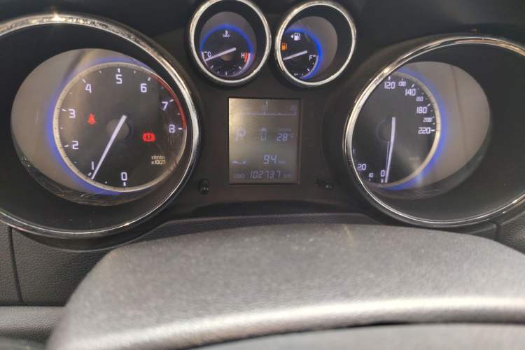 Used CHANGAN CS35 2016 1.6L Automatic Luxury Model China V Standard Odometer Close Up