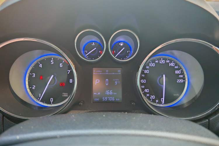 Used CHANGAN CS35 2016 1.6L Automatic Luxury Model China IV Standard Odometer Close Up