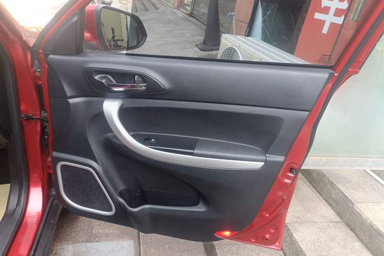 Used CHANGAN CS35 2016 1.6L Automatic Luxury Model China IV Standard Right Front Door Interior