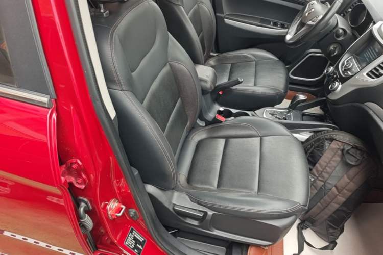 Used CHANGAN CS35 2016 1.6L Automatic Luxury Model China IV Standard Right Front Seat