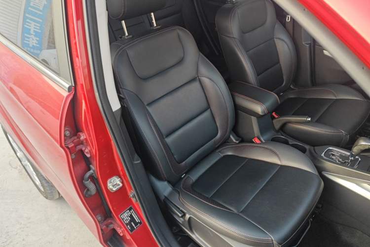 Used CHANGAN CS35 2016 1.6L Automatic Luxury Model China IV Standard Right Front Seat