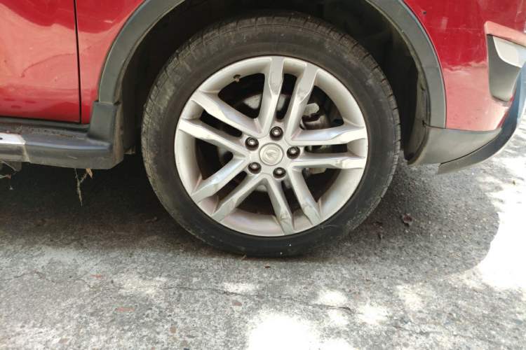 Used CHANGAN CS35 2016 1.6L Automatic Luxury Model China V Standard Right Front Wheel Hub