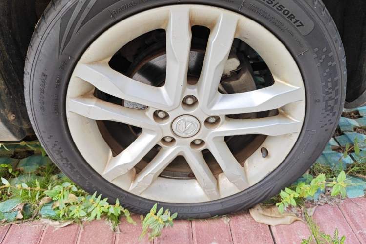 Used CHANGAN CS35 2016 1.6L Automatic Luxury Model China IV Standard Right Front Wheel Hub