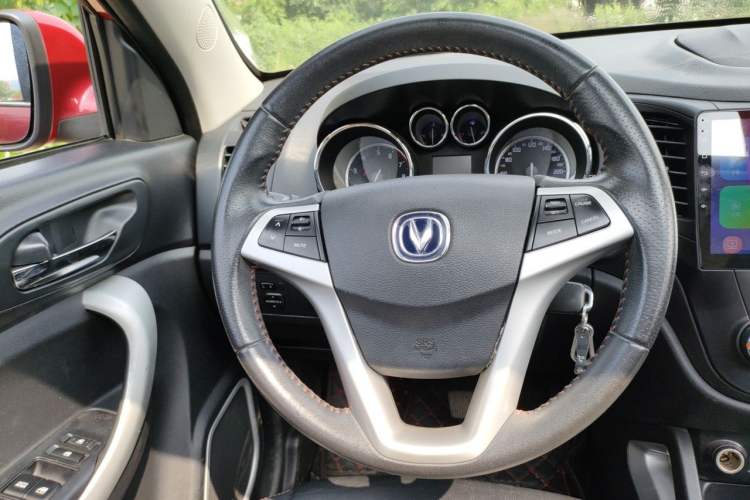 Used CHANGAN CS35 2016 1.6L Automatic Luxury Model China IV Standard Steering Wheel