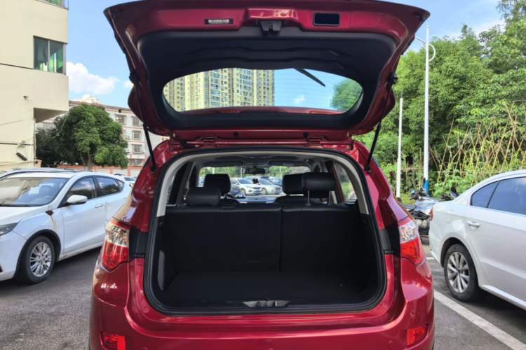 Used CHANGAN CS35 2016 1.6L Automatic Luxury Model China IV Standard Trunk