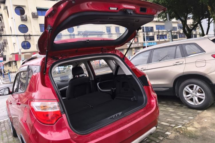 Used CHANGAN CS35 2016 1.6L Manual Luxury Model China V Standard Trunk