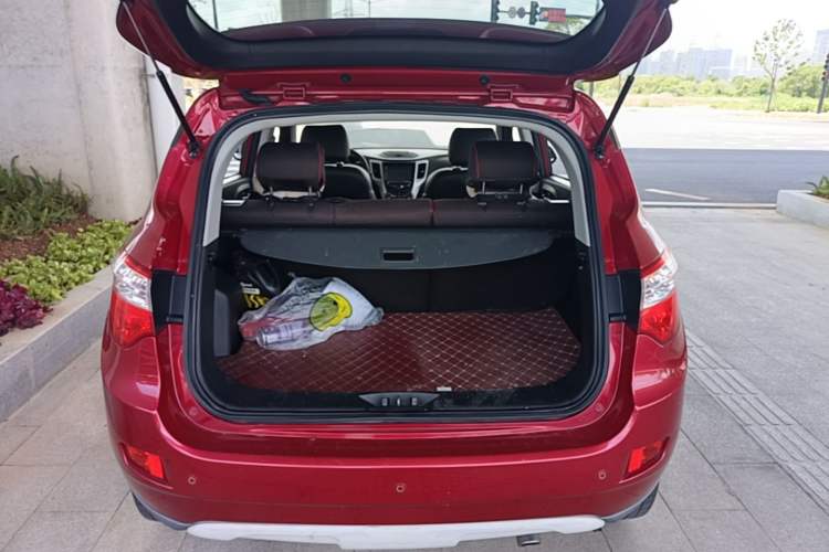 Used CHANGAN CS35 2016 1.6L Manual Luxury Model China V Standard Trunk