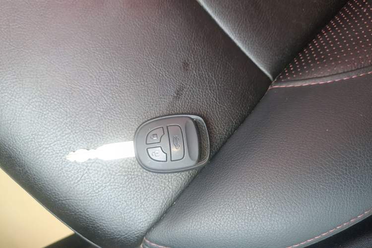 Used CHANGAN CS35 2016 1.6L Automatic Luxury Model China IV Standard Vehicle Key