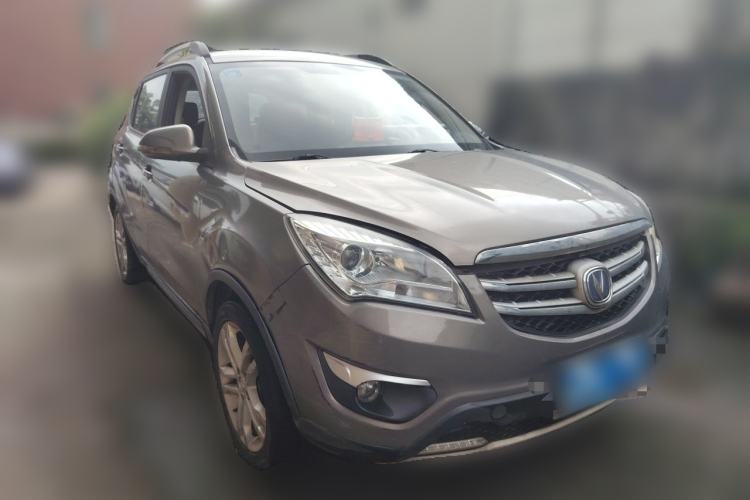 Used CHANGAN CS35 2016 1.6L Manual Luxury Model China IV Standard Front Right 45 Deg