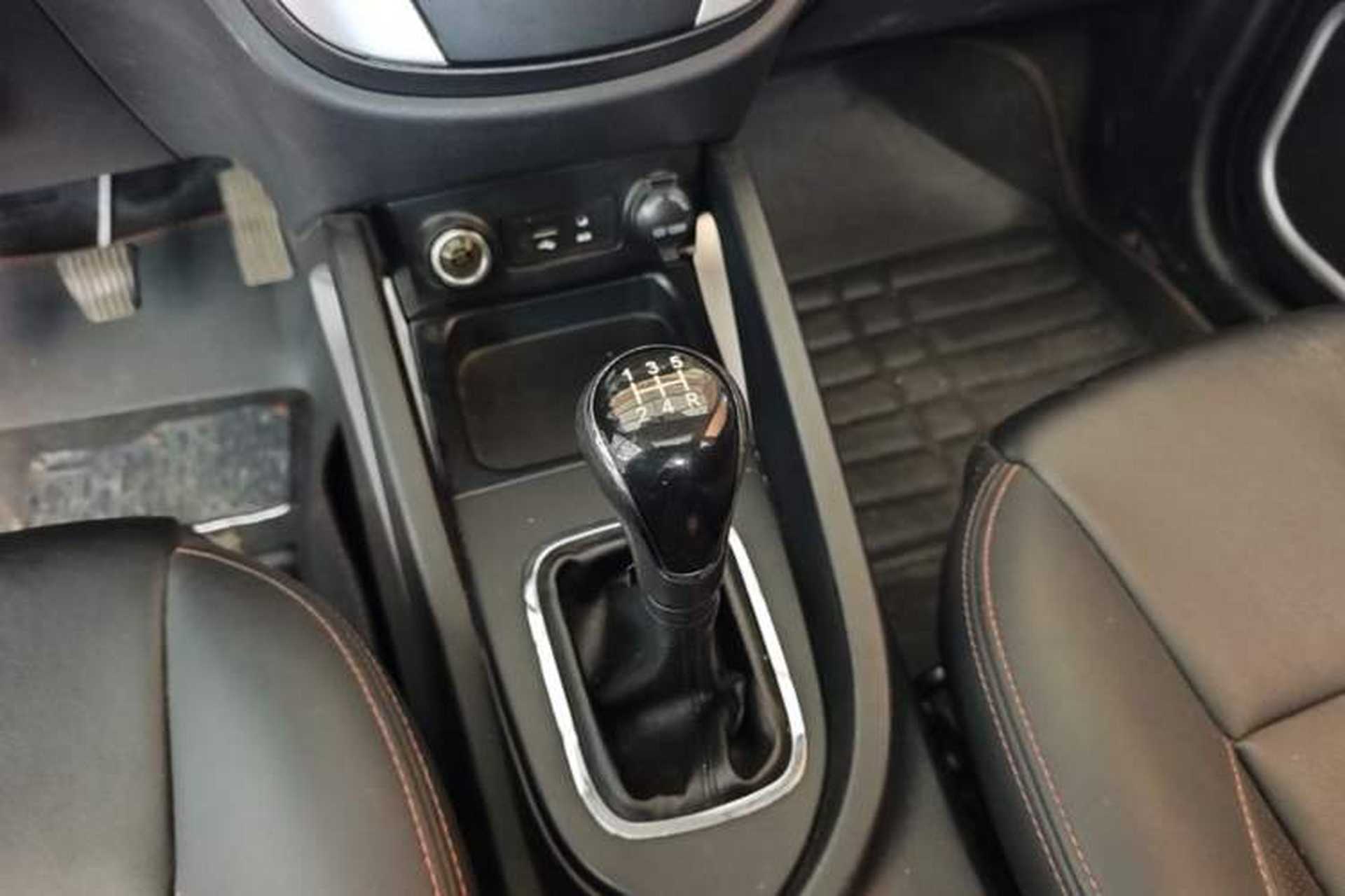 Used CHANGAN CS35 2016 1.6L Manual Luxury Model China IV Standard Gear Lever