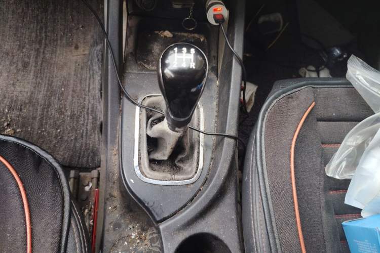 Used CHANGAN CS35 2016 1.6L Manual Luxury Model China IV Standard Gear Lever