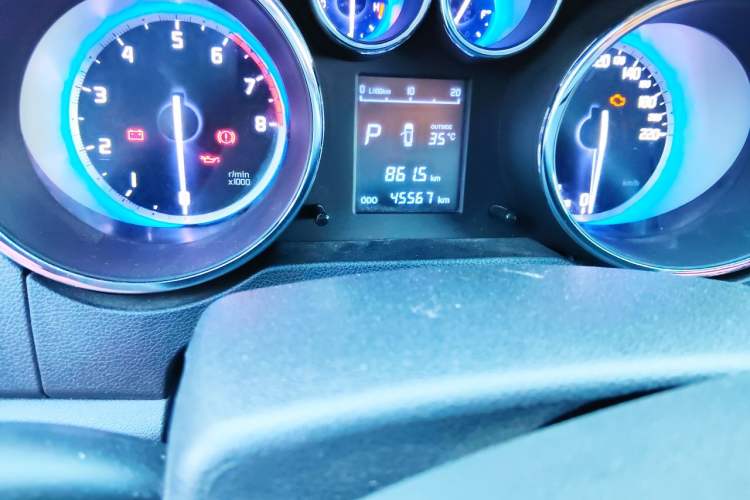 Used CHANGAN CS35 2016 1.6L Automatic Luxury Model China IV Standard Odometer Close Up
