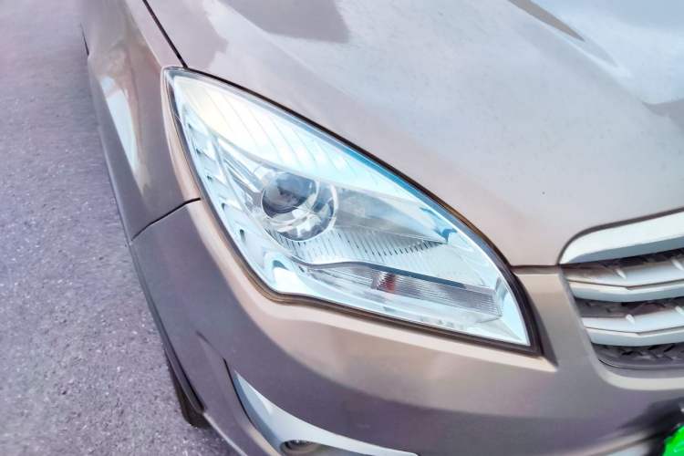 Used CHANGAN CS35 2016 1.6L Automatic Luxury Model China IV Standard Right Front Headlight